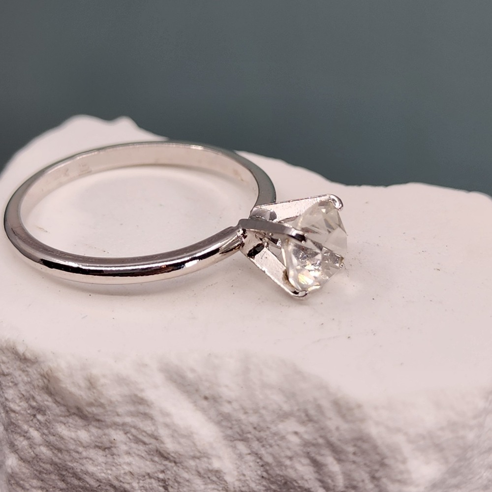 925 Sterling Silver Clear Crystal Stone Solitaire Ring Round Prong Set Size 8.75